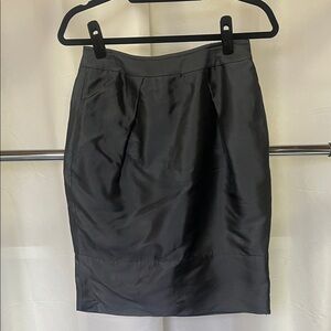 Banana Republic women’s black/Charcoal 100% silk Pencil Skirt size 2